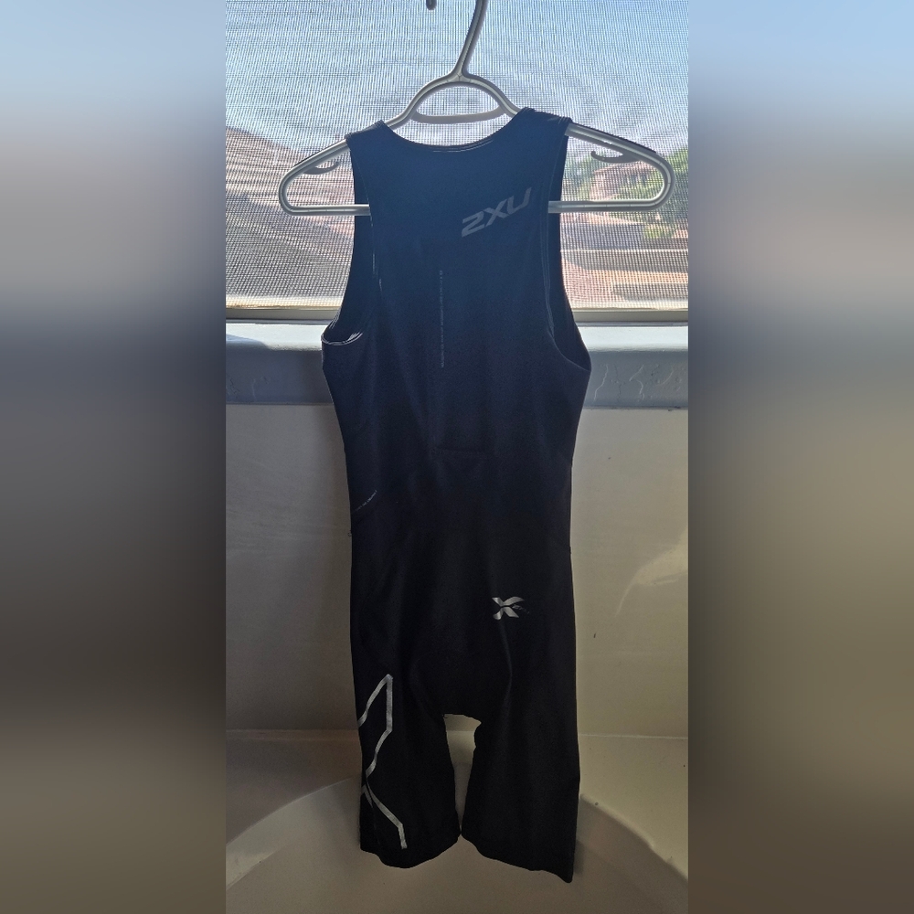 2XU Women's Medium Sleeveless Triathlon One Piece Kit